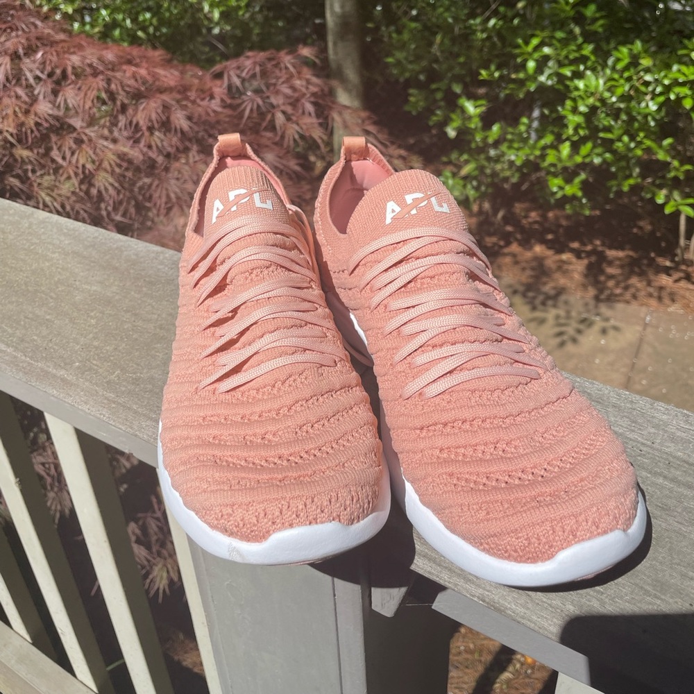 APL Techloom sneakers size 9 women’s. Rose. Run 1/2 size small